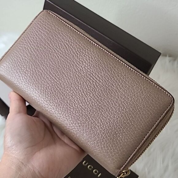 💯 Authentic Gucci Zipped Long Wallet 🍀 - Picture 7 of 14